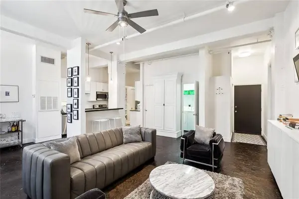 1111 S PETERS ST #102, New Orleans, LA 70130