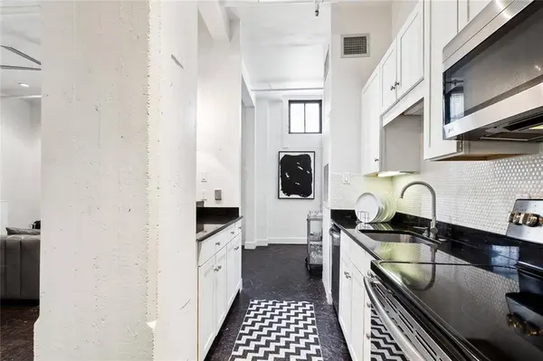 1111 S PETERS ST #102, New Orleans, LA 70130