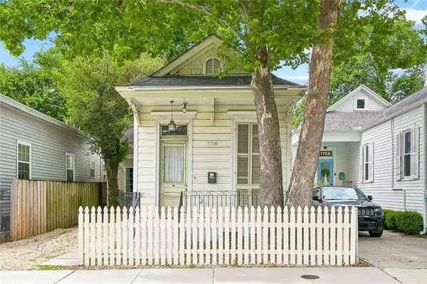 7718 BENJAMIN ST, New Orleans, LA 70118