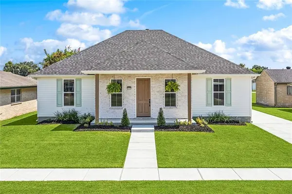 2421 GARDEN ST, Meraux, LA 70075