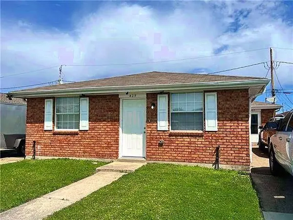 425 27 DUBARRY ST, Chalmette, LA 70043