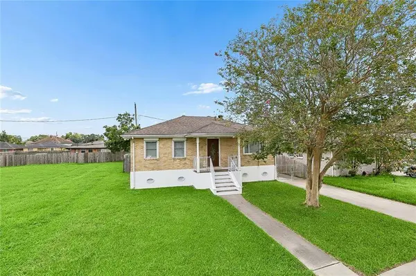401 LLAMA DR, Arabi, LA 70032