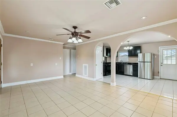 401 LLAMA DR, Arabi, LA 70032