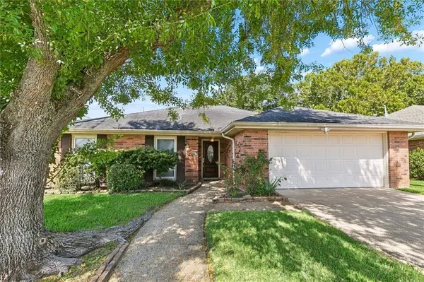 25 NORMANDY DR