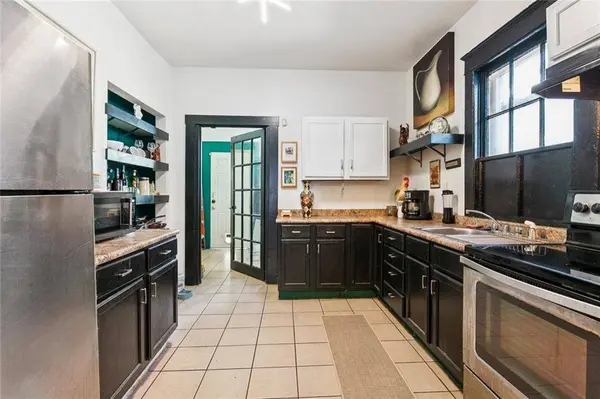 5240 BURGUNDY ST, New Orleans, LA 70117