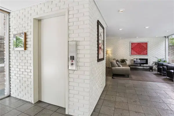 2511 ST CHARLES AVE #302, New Orleans, LA 70130