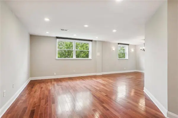 2511 ST CHARLES AVE #302, New Orleans, LA 70130