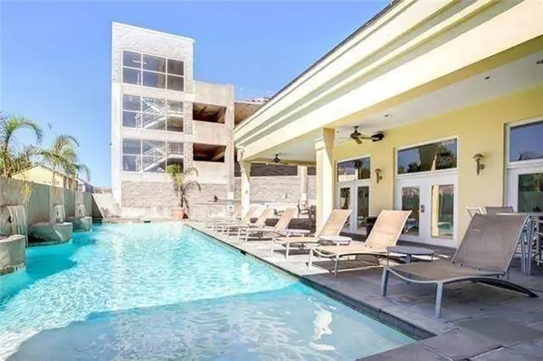 1205 ST CHARLES AVE #416, New Orleans, LA 70130
