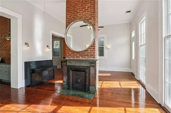 2221 CONSTANCE ST, New Orleans, LA 70130