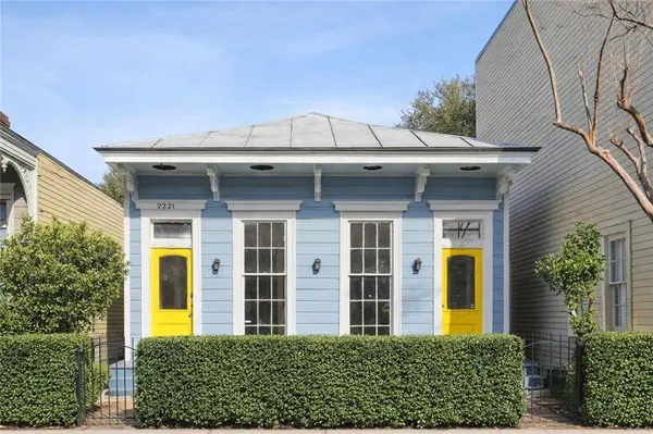 2221 CONSTANCE ST, New Orleans, LA 70130