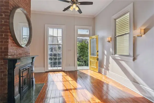 2221 CONSTANCE ST, New Orleans, LA 70130