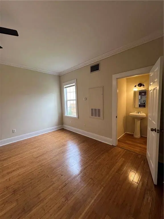 1307 PENISTON ST #E, New Orleans, LA 70115