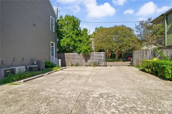 1440 MAGAZINE ST #B, New Orleans, LA 70130