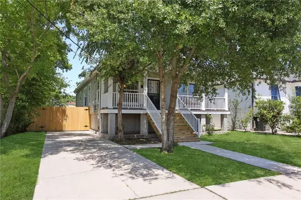 8521 EDINBURGH ST, New Orleans, LA 70118