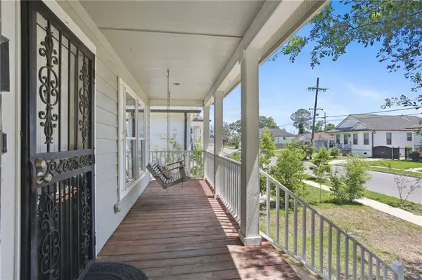 8521 EDINBURGH ST, New Orleans, LA 70118