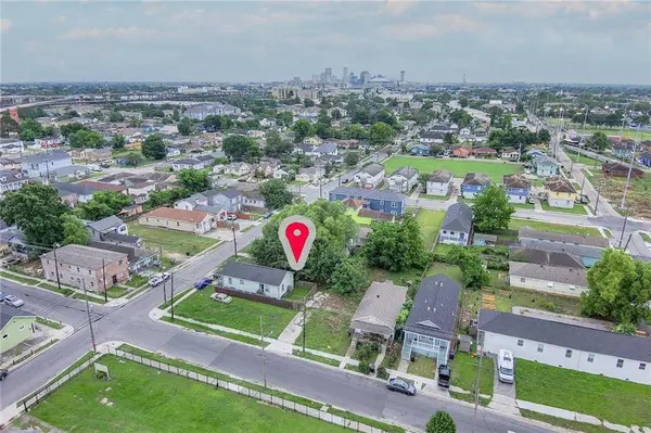 8724 EDINBURGH ST, New Orleans, LA 70118