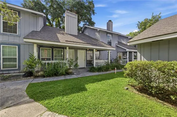 307 CEDARWOOD DR #307, Mandeville, LA 70471