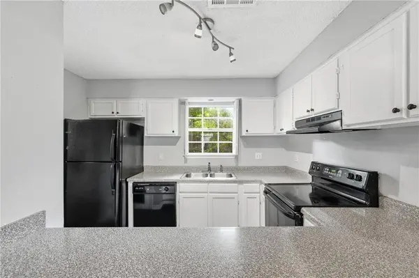 307 CEDARWOOD DR #307, Mandeville, LA 70471