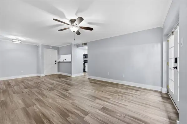 832 S CLEARVIEW Pkwy #415, Harahan, LA 70123