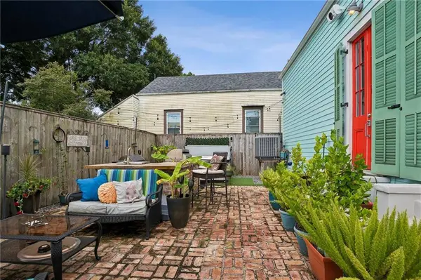 3300 ANNUNCIATION ST, New Orleans, LA 70115