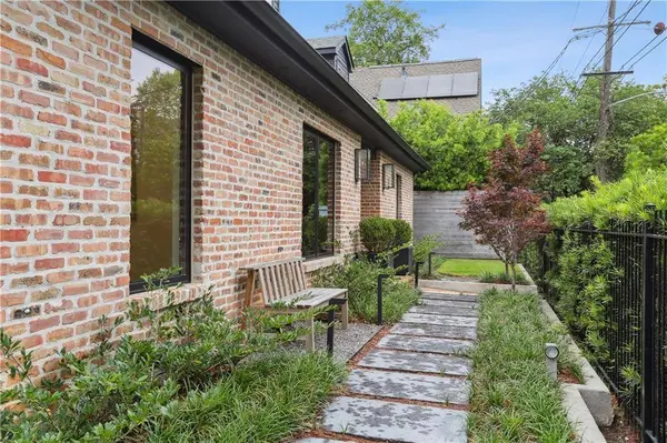 1712 UPPERLINE ST, New Orleans, LA 70115