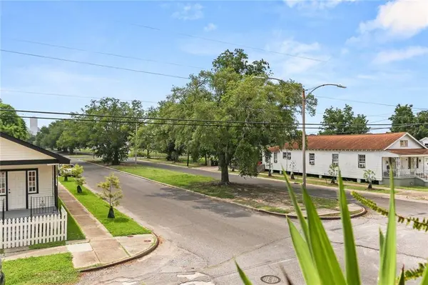 700 LEBOEUF ST, New Orleans, LA 70114