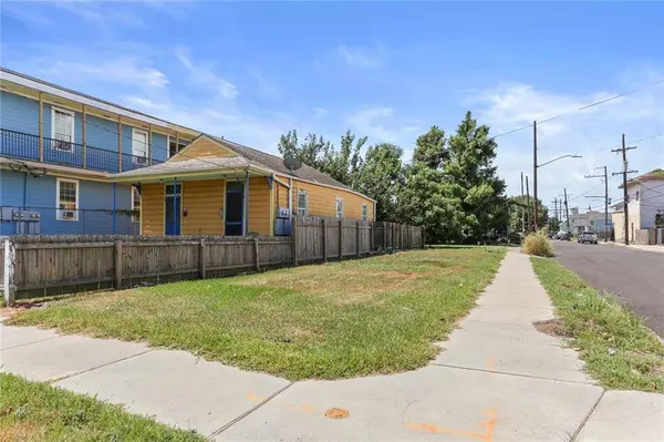 2900 DANNEEL ST, New Orleans, LA 70115