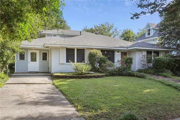 9 CHATHAM DR, New Orleans, LA 70122