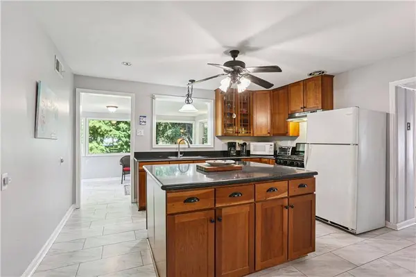 9 CHATHAM DR, New Orleans, LA 70122