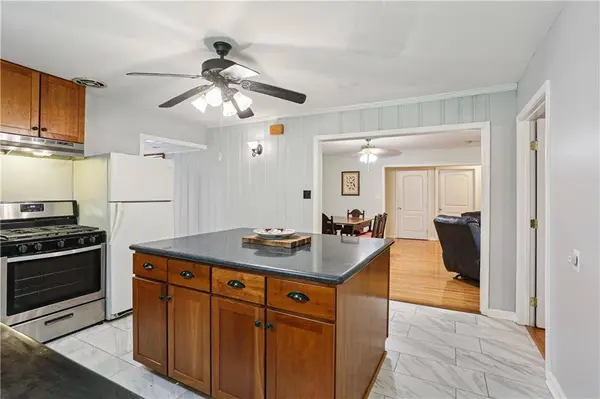 9 CHATHAM DR, New Orleans, LA 70122