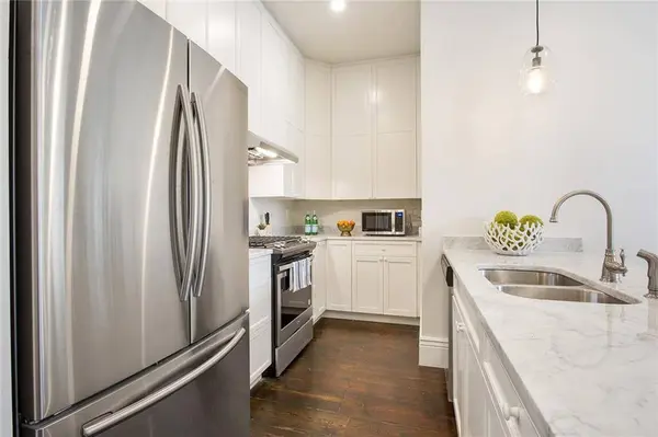 427 GRAVIER ST, New Orleans, LA 70130