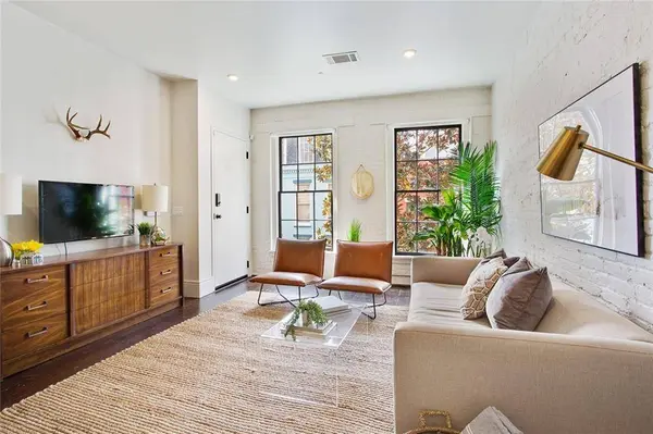 427 GRAVIER ST, New Orleans, LA 70130