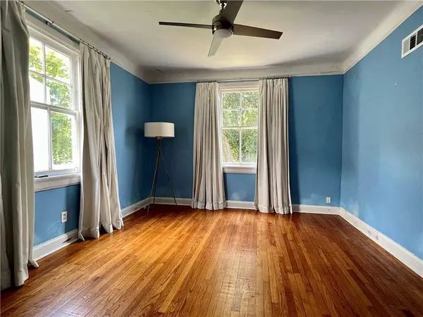 4428 FONTAINEBLEAU DR, New Orleans, LA 70125