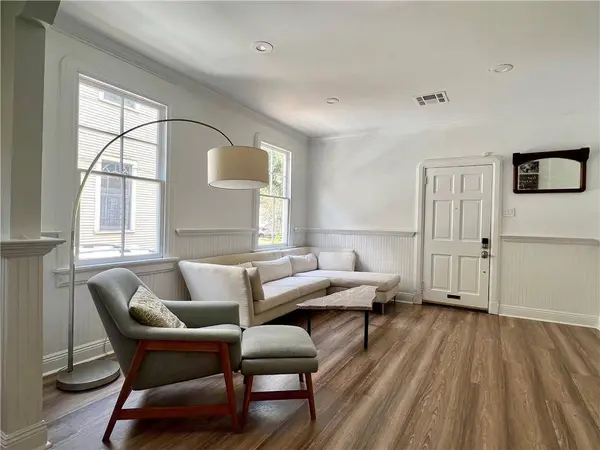 4428 FONTAINEBLEAU DR, New Orleans, LA 70125