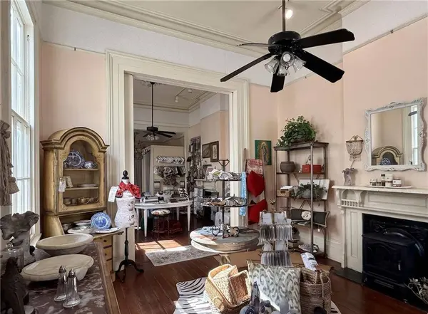 3528 MAGAZINE ST, New Orleans, LA 70115