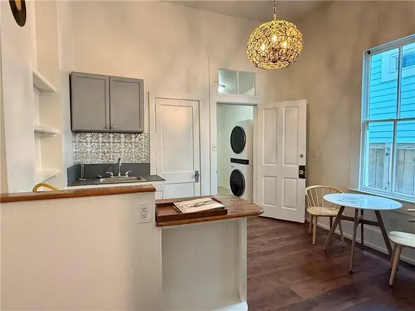 3725 ANNUNCIATION ST, New Orleans, LA 70115