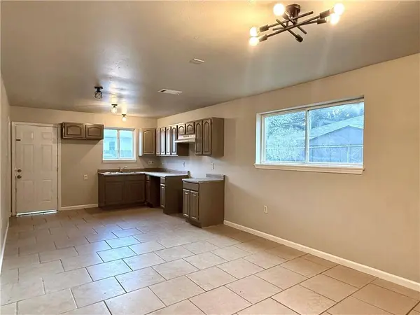 2821 PAKENHAM DR #205, Chalmette, LA 70043