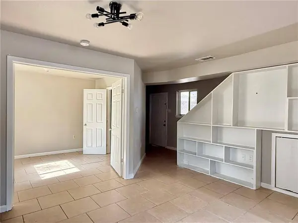 2821 PAKENHAM DR #205, Chalmette, LA 70043