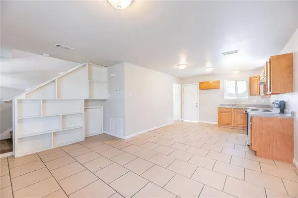 2821 PAKENHAM DR #203, Chalmette, LA 70043