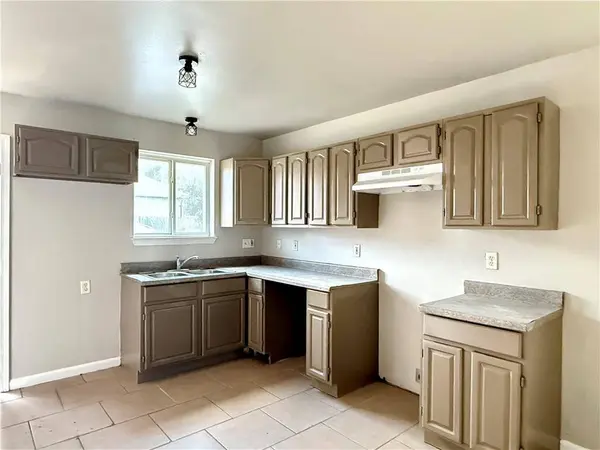 2821 PAKENHAM DR #205, Chalmette, LA 70043