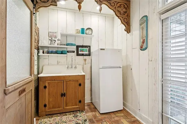 718 URSULINES AVE #D, New Orleans, LA 70116