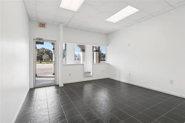 8817 W JUDGE PEREZ DR, Chalmette, LA 70043