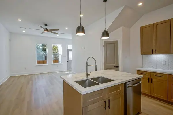 3738 BRUXELLES ST #3738, New Orleans, LA 70122