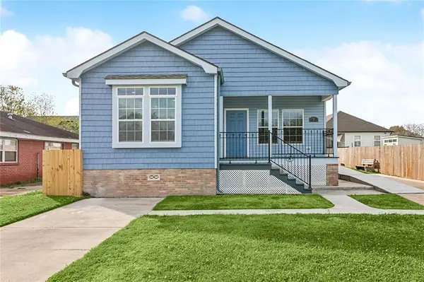 920 COUGAR DR, Arabi, LA 70032