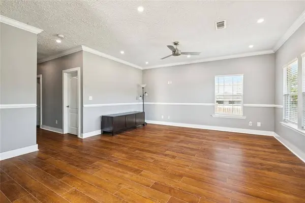 920 COUGAR DR, Arabi, LA 70032