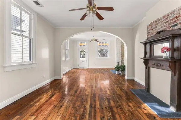 305 S NORMAN C FRANCIS Pkwy, New Orleans, LA 70119