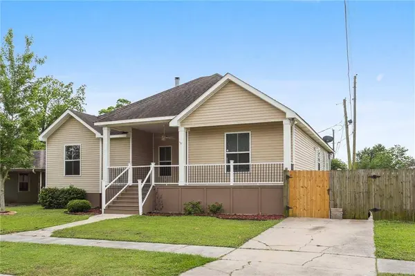 204 DOERR DR, Arabi, LA 70032