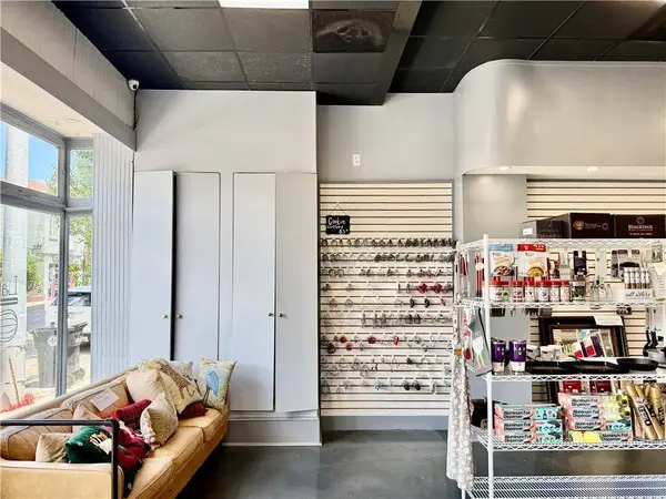 2130 MAGAZINE ST, New Orleans, LA 70130