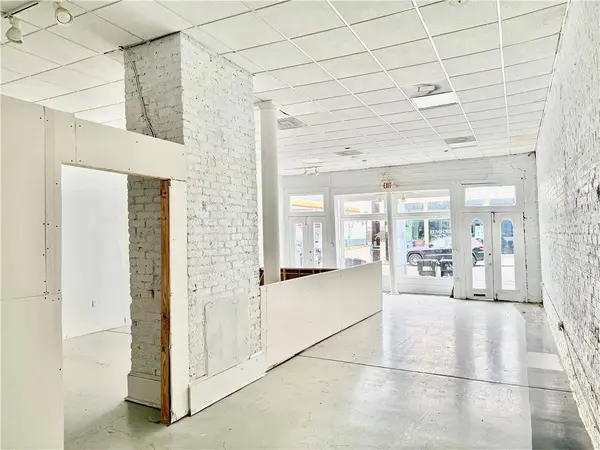 2126 MAGAZINE ST, New Orleans, LA 70130