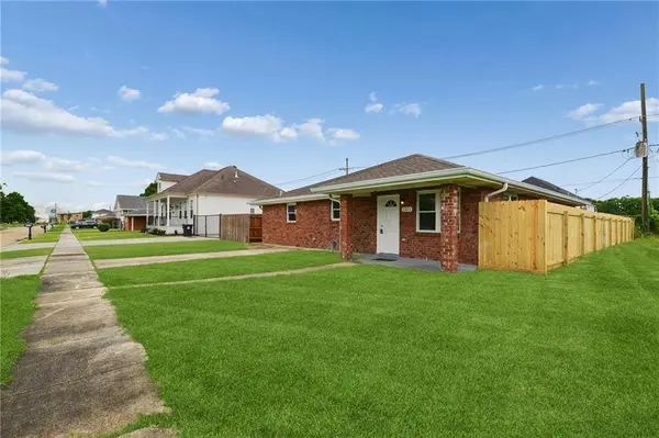 2321 CONGRESSMAN HEBERT DR, Chalmette, LA 70043
